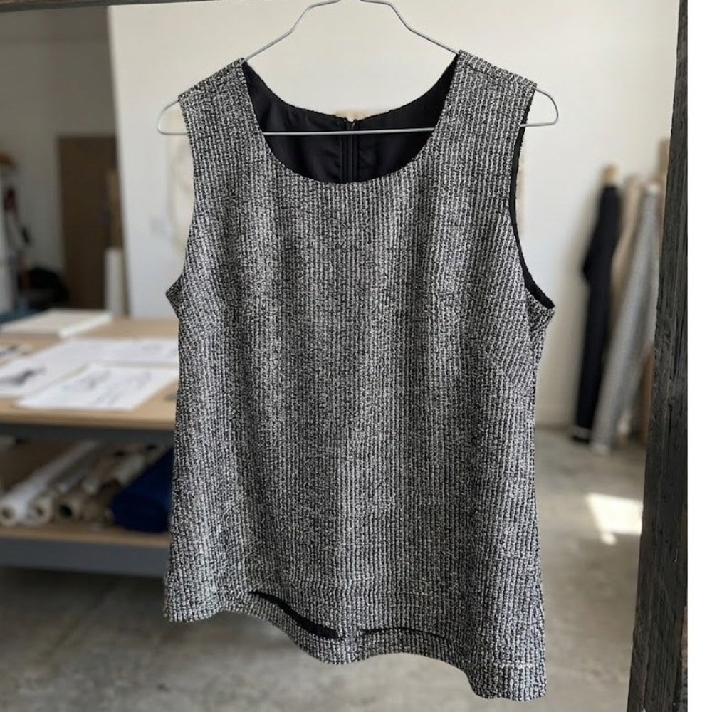 Vintage Metallic Silver Black Ribbed Sleeveless Top size Medium Loose